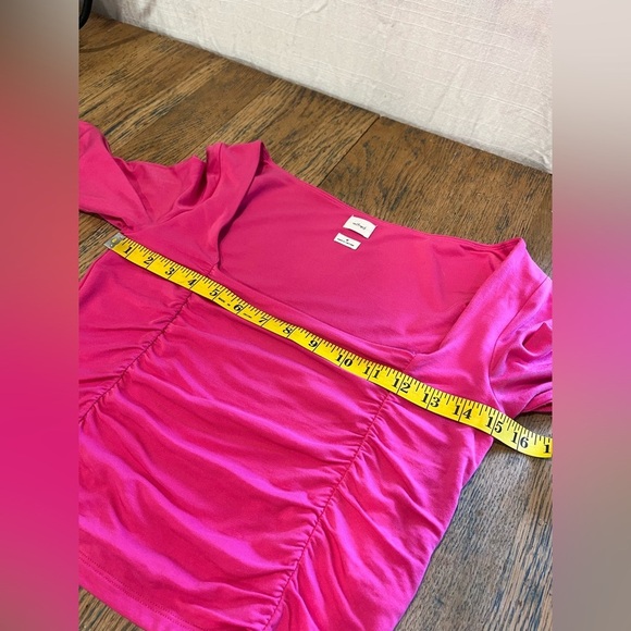 Hot Pink Ruched Long Sleeve Top – Wilfred (Aritzia) – Size M - Picture 5 of 7
